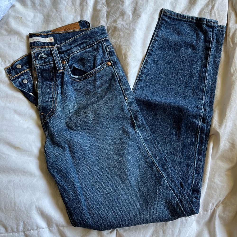 Levi’s wedgie jeans